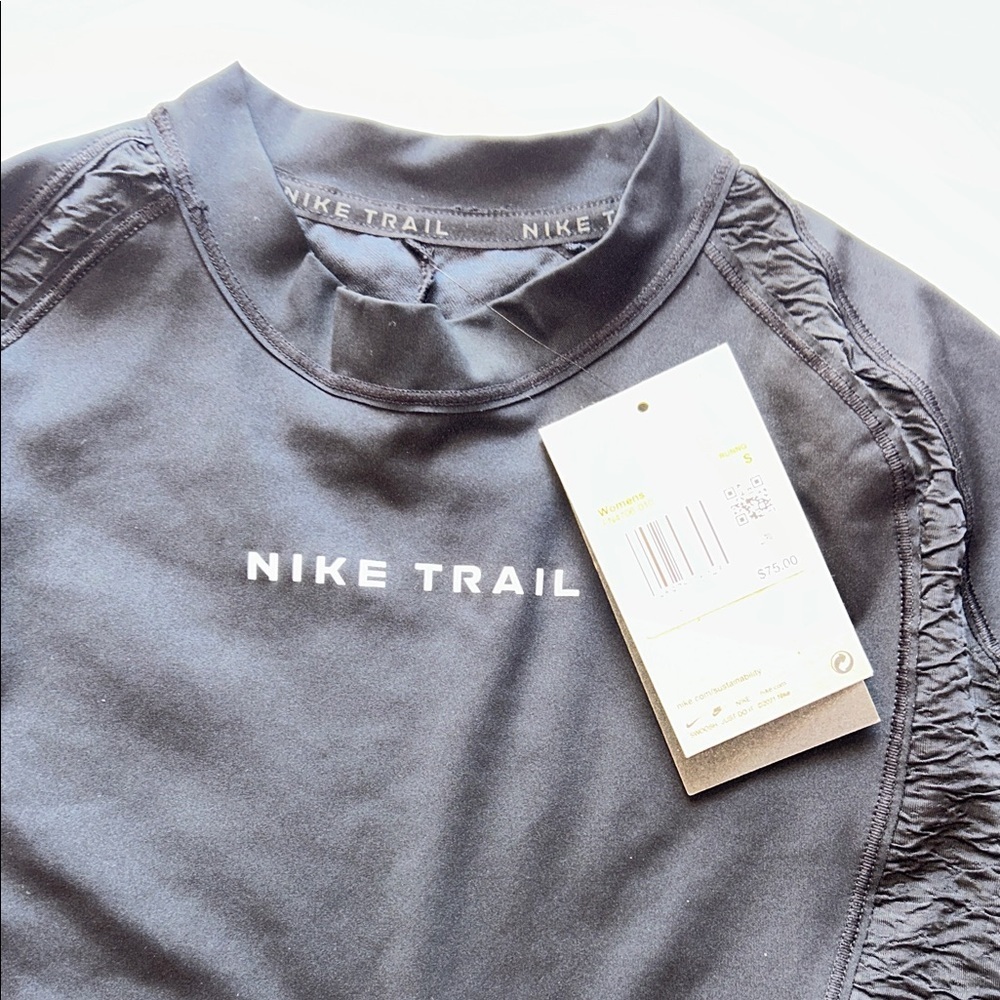 Nike Black Long-Sleeve Crop Trail Tee - Picture 9 of 15